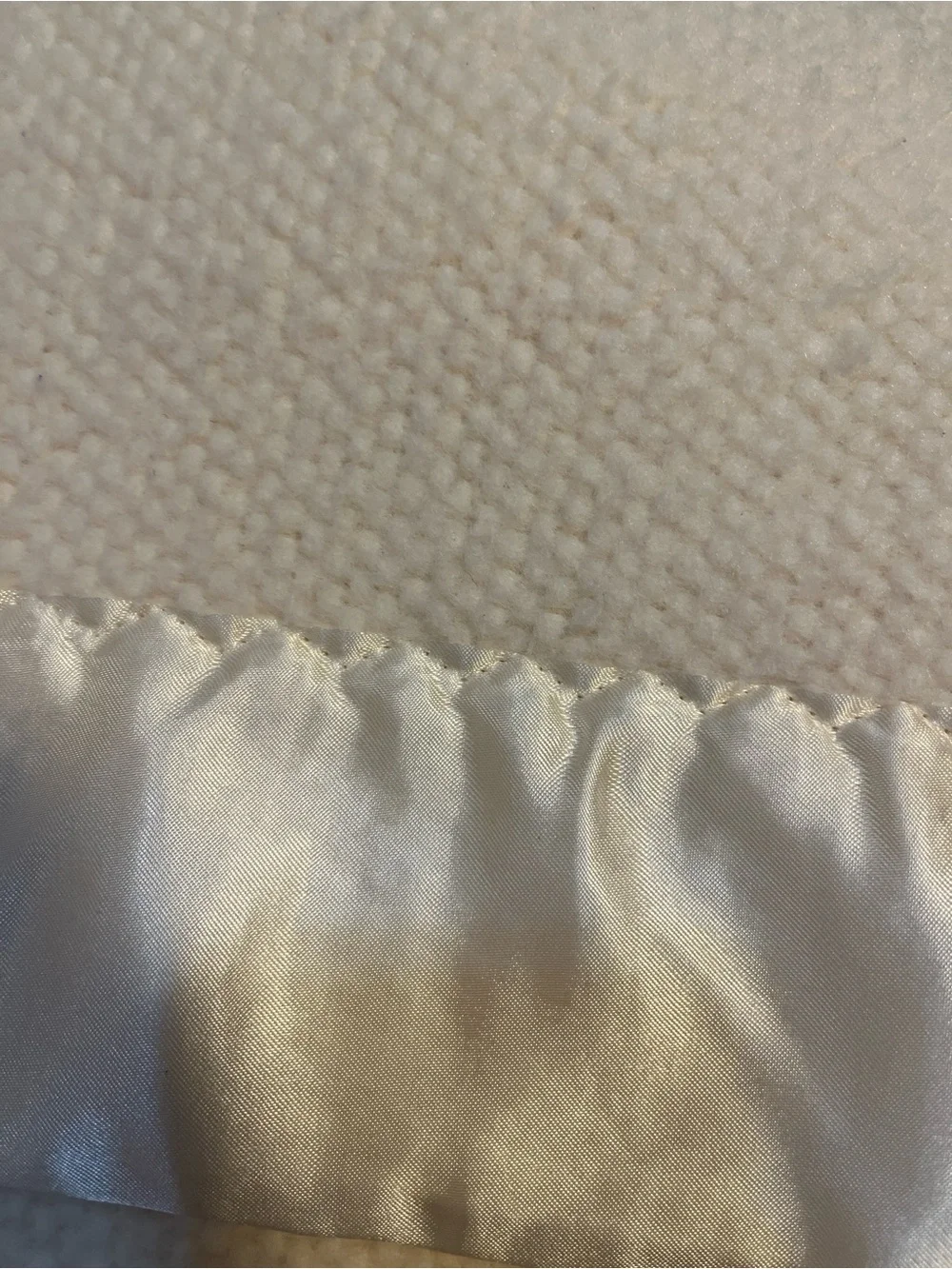 King size 105” X 97” buttery soft blanket with satin look edging 3379